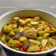 ร้านขนมจีนน้ำยาพริกแกงใต้ สุขุมวิท-คลองเตย