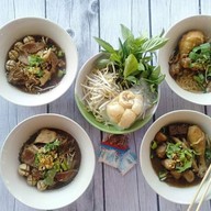 ร้านยำเเซ่บน้าสบาย