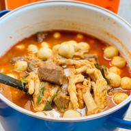 ร้านขนมจีนน้ำยาพริกแกงใต้ สุขุมวิท-คลองเตย