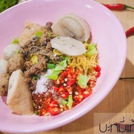 ก๋วยเตี๋ยวลูกชิ้นปลานายใบ้ ในปั๊มบางจากซอยวัดลาดปลาดุก