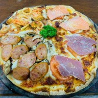 Thin Thin  Pizza Kadfarang กาดฝรั่ง