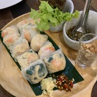 เมนูของร้าน เปิบสำรับ Authentic Thai Cuisine
