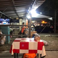 ผัดไท หอยทอด ออส่วน พี่หนิง ลาดพร้าว 101