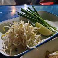 ผัดไทหน้าปั้มเซลล์