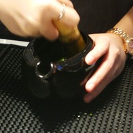 โนมิ โมโนะ (NOMI MONO) บิ๊กทอมคิทเช่นดินแดง