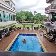 โรงแรมพนมรุ้งปุรี