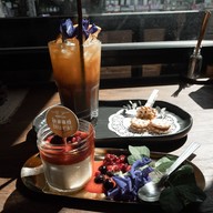 เมนูของร้าน Baan Buri Café