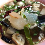 ข้าวต้มแม่อนงค์ (เจ้าเก่าริมเขื่อน)