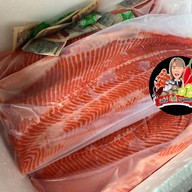 เมนูของร้าน ส้มตำ ยำเบรคแตก , แซลมอนซาซิมิ By. เมย์เม่ สาขา1