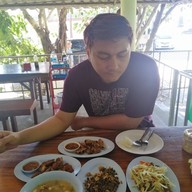 ลาบไก่ป้ามัย