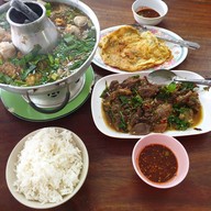 เมนูของร้าน ใบเตยก๋วยเตี๋ยวเนื้อตุ๋น
