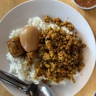 ข้าวแกงเปิดหม้อ สาขาอ้อมน้อย