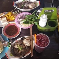 ก๋วยเตี๋ยวเรืออยุธยา นายรัญ ลูกชิ้นยักษ์