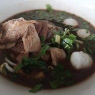 เมนูของร้าน ก๋วยเตี๋ยวเรือแหกโค้ง นครราชสีมา