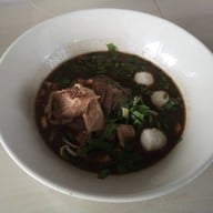 เมนูของร้าน ก๋วยเตี๋ยวเรือแหกโค้ง นครราชสีมา