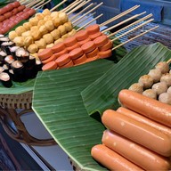 ร้านลูกชิ้นกินแซ่บ ตลาดแบล๊คมาร์เก็ต ซอย 6