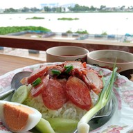 เมนูของร้าน ป้าแหววก๋วยเตี๋ยวริมน้ำ