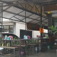 บรรยากาศ ก๋วยเตี๋ยวเรือแหกโค้ง นครราชสีมา