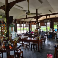 บรรยากาศ ก๋วยเตี๋ยวเป็ดนายฮุย
