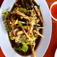 ส้มตำเจ๊ลักษณ์