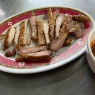 เมนูของร้าน จิ้มจุ่มสุทธิพรเจ้าเก่าตรงข้ามโรงแรม บียู.เพลส