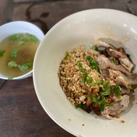 เมนูของร้าน ก๋วยเตี๋ยวเรือ ริมระเบียง