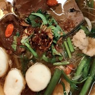 ก๋วยเตี๋ยวหมูตุ๋น