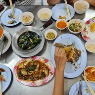 ข้าวต้ม ลอยฟ้า ซีฟู้ด ซอยร่มเกล้า44