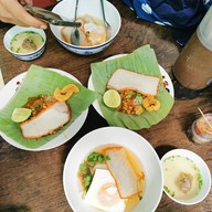 เมนูของร้าน ข้าวเปิ๊บยายเครื่อง