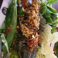 ส้มตำ ปลาเขื่อน
