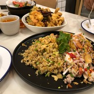 ร้านมีณัช กินข้าว