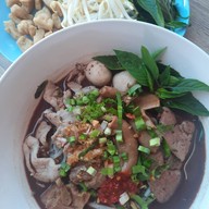 ร้านก๋วยเตี๋ยวรสเลิศ สันติธรรม