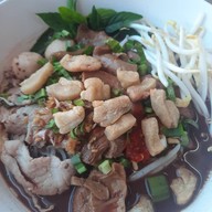 ร้านก๋วยเตี๋ยวรสเลิศ สันติธรรม