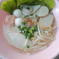 ร้านก๋วยเตี๋ยวรสเลิศ สันติธรรม