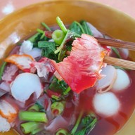 เย็นตาโฟเกาะเสือ