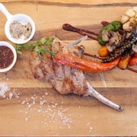 เมนูของร้าน Meat Station หรู ริม ทาง