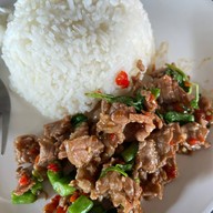 ชายลม ก๋วยเตี๋ยวไก่มะระ