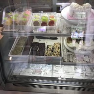 Puffy Cafe & Roasters