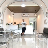 Puffy Cafe & Roasters