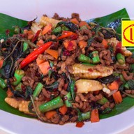 เมนูของร้าน ยำขั้นเทพ ลาดปลาดุก