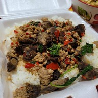 เมนูของร้าน Pop Pop Street Food กะเพราตามสั่ง สาขาประชาสงเคราะห์27