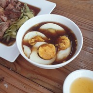 ข้าวขาหมูตรอกไก่ บางรัก