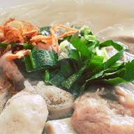 ปิ่นโตทอง มทส.ประตู 1