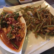 หมี่คลุกหมูไก่ 0