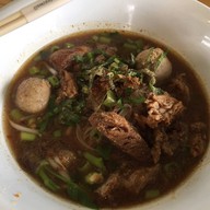 ก๋วยเตี๋ยวเรือบัวนา