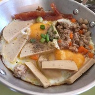 ปิ่นโตทอง มทส.ประตู 1