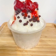 Bingsu Boat บิงซูลงเรือ ตลาดน้ำเรือบิน