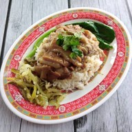 ขาหมูเฮีย ป. กะเพราพริกแห้ง,ข้าวหมูแดง เฮีย ป.