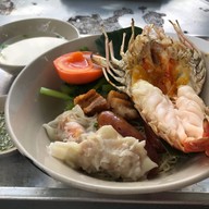 เมนูของร้าน โตจังอ๋อง noodlebar บะหมี่กุ้งแม่น้ำเผาเจ้าแรกของไทย ป้อมปราบศัตรูพ่าย