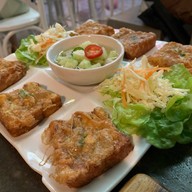 เมนูของร้าน คั่วไก่นิมมาน นิมมานซอย17 (ซอยสายน้ำผึ้ง)